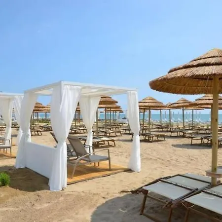 Residenz Carina Dreizimmer-wohnung Elegance Fuer 8 Personen * Bibione